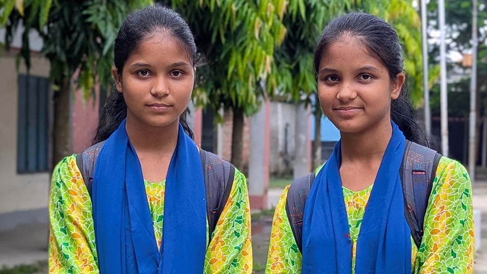 অভিশপ্ত শৈশব পেরিয়ে নতুন স্বপ্নের পথে মণি ও মুক্তা