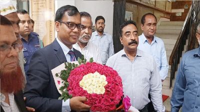দায়িত্ব গ্রহণ করলেন সিলেটের নতুন ডিসি সারওয়ার আলম