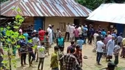 নিজ ঘরে মিলল মা-মেয়ের গলাকাটা লাশ