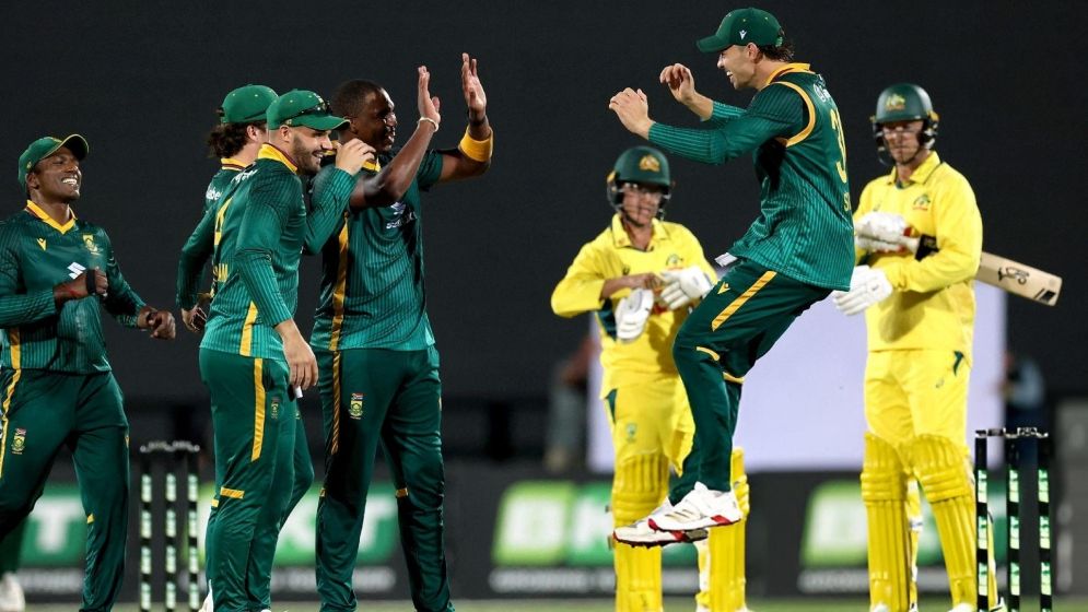 ব্যাটে-বলে অজিদের নাকানিচুবানি খাইয়ে সিরিজ জয় প্রোটিয়াদের