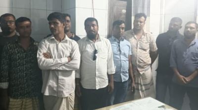 স্বেচ্ছাসেবক লীগ নেতার শোরুমে জুয়ার আসরে বিএনপি নেতাসহ আটক ৯