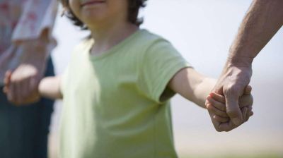 সন্তানকে কেন্দ্র করে সাবেক স্ত্রীর সঙ্গে যোগাযোগের সীমারেখা কতটুকু?