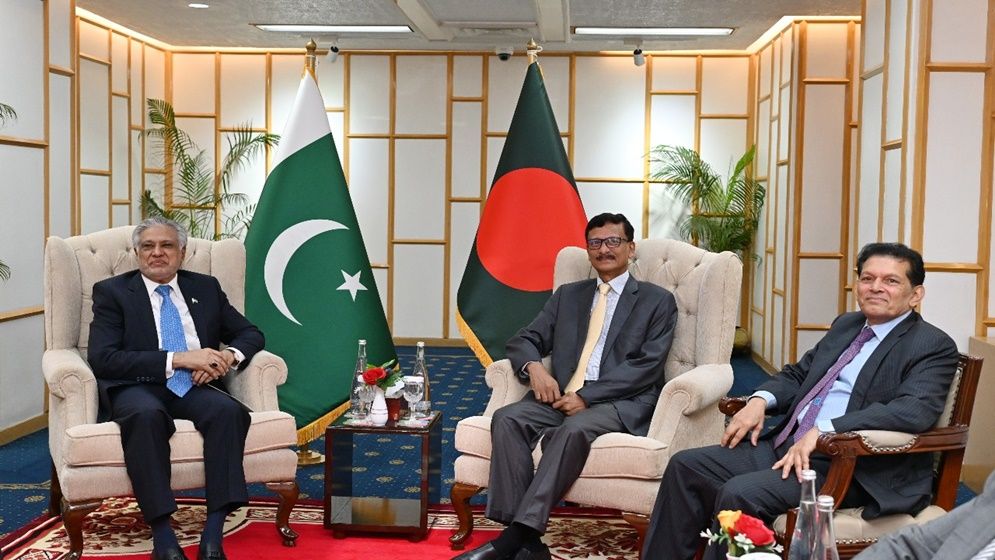 তৌহিদ-ইসহাক দ্বিপক্ষীয় বৈঠক চলছে