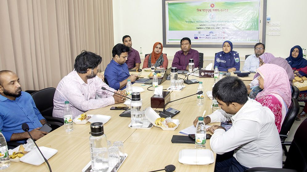 মায়ের দুধ সৃষ্টিকর্তার সবচেয়ে বড় নেয়ামত