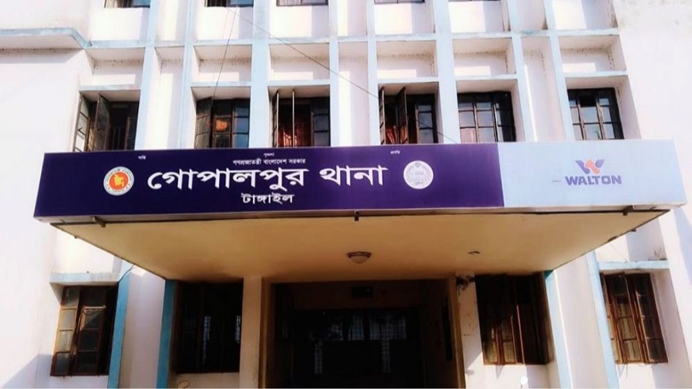 যুবদল নেতাকে থাপ্পড় দিয়ে এসআই ক্লোজড