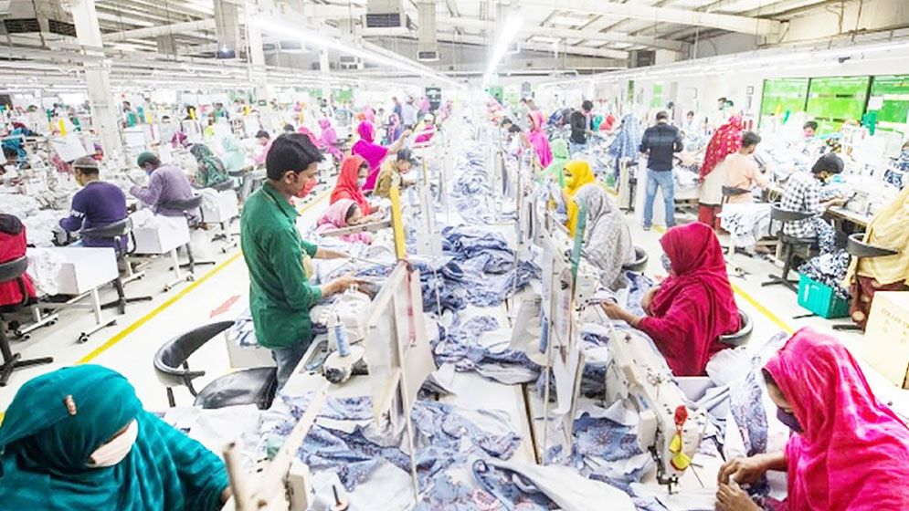 সংকটাপন্ন ৫ ব্যাংকে ভুগছে তৈরি পোশাক খাত