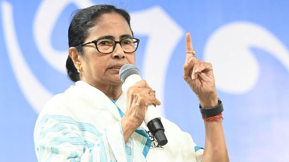 নির্বাচন কমিশনকে বিজেপির ‘ললিপপ’ না হওয়ার আহ্বান মমতার