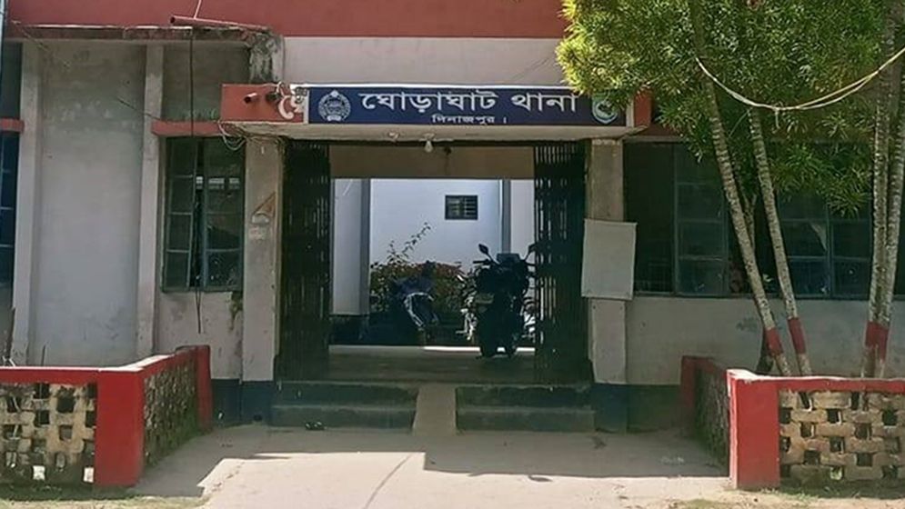 বরকে পাশের ঘরে রেখে ফাঁস দিলেন নববধূ