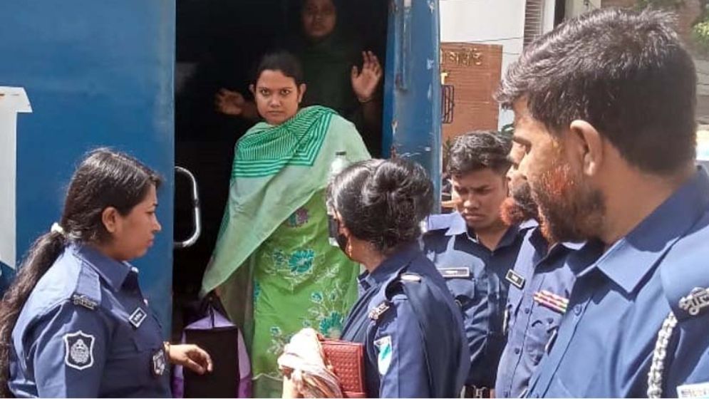 আদালতে তোলা হচ্ছে তামান্না জেসমিন রিভাকে। ছবি: যুগান্তর