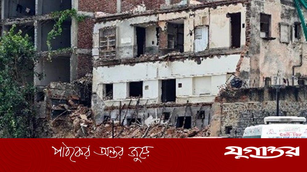 মহারাষ্ট্রে বহুতল ভবন ধসে মৃত ১৫
