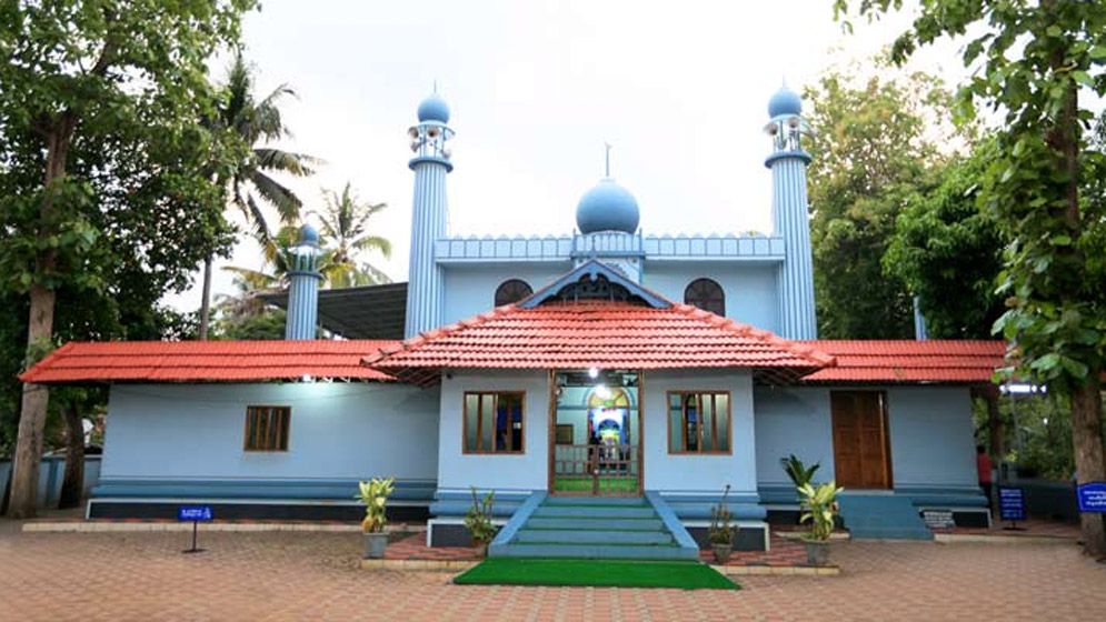 উপমহাদেশে প্রথম আজান হয় যে মসজিদে