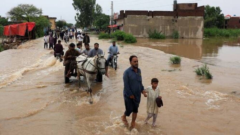 ভারত পানি ছাড়ায় চার দশকের মধ্যে সবচেয়ে ভয়াবহ বন্যা পাঞ্জাবে