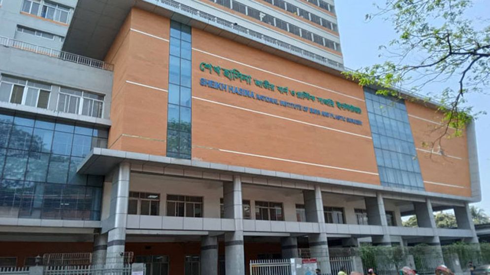 কয়েক ঘণ্টার ব্যবধানে বাবার পর না ফেরার দেশে মেয়ে জান্নাত