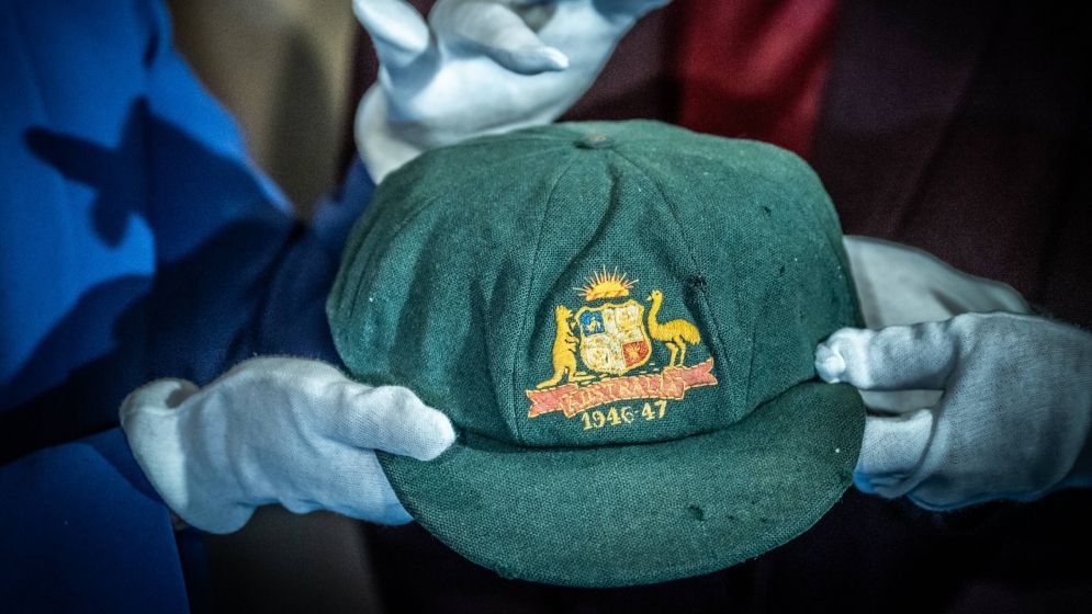 ব্র্যাডম্যানের সেই ‘ব্যাগি গ্রিনের’ দাম শুনলে চমকে যাবেন