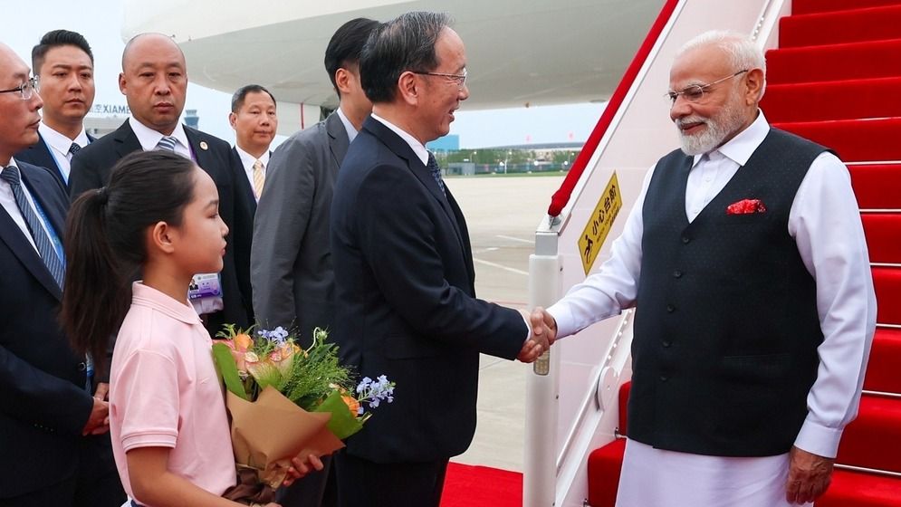 এসসিও সম্মেলনে অংশ নিতে চীন পৌঁছেছেন মোদি