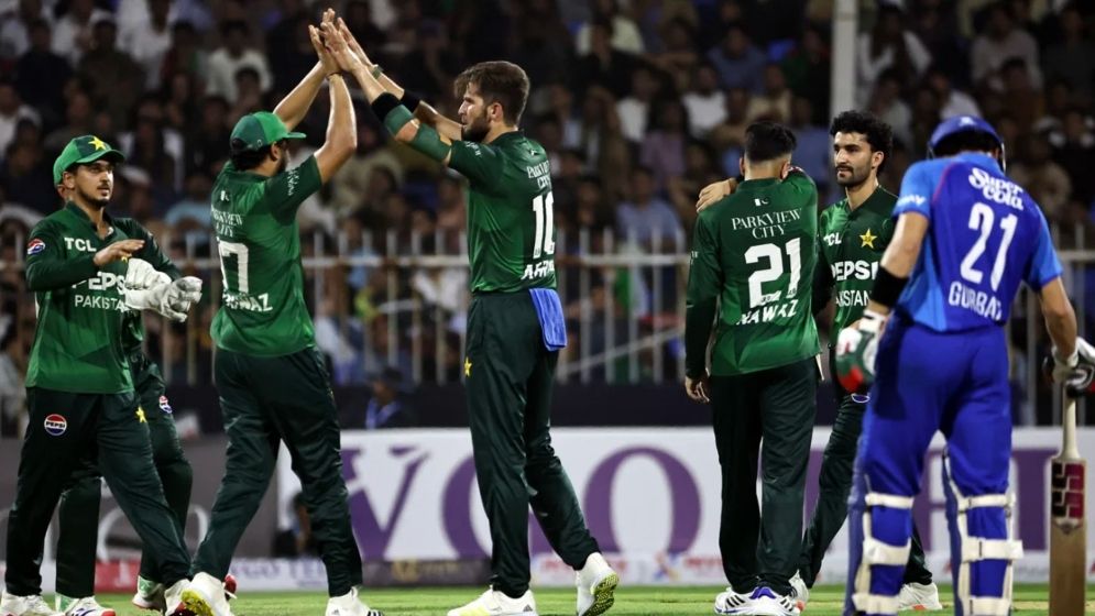 আফগানদের ব্যাটিং দুর্দশায় জয়ে শুরু পাকিস্তানের