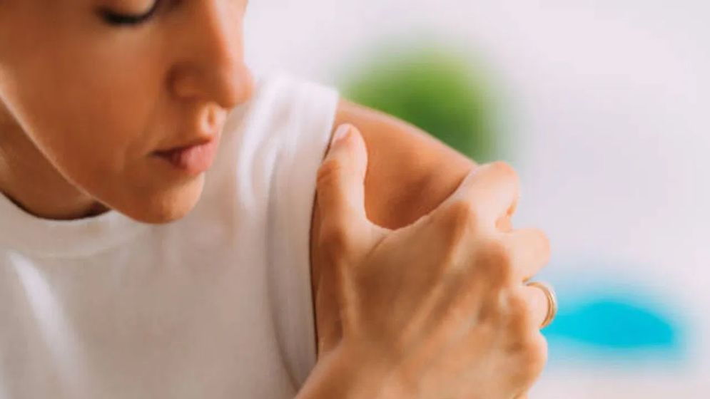 ফ্রোজেন শোল্ডারের ঝুঁকি কাদের, পরিত্রাণ পাওয়ার উপায়