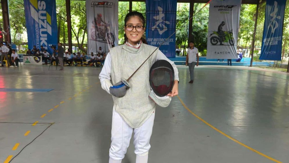 নার্সিংয়ের কৃতী শিক্ষার্থী তিনি, এখন আলো ছড়াচ্ছেন ফেন্সিংয়েও