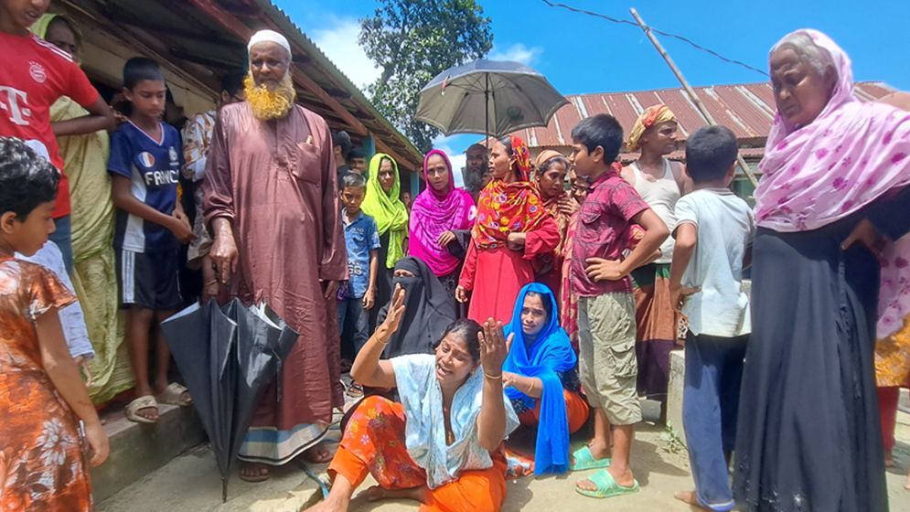 ইউপি সদস্যকে কুপিয়ে হত্যা, প্রতিশোধ নিতে টেঁটা দিয়ে মারল প্রতিপক্ষকে