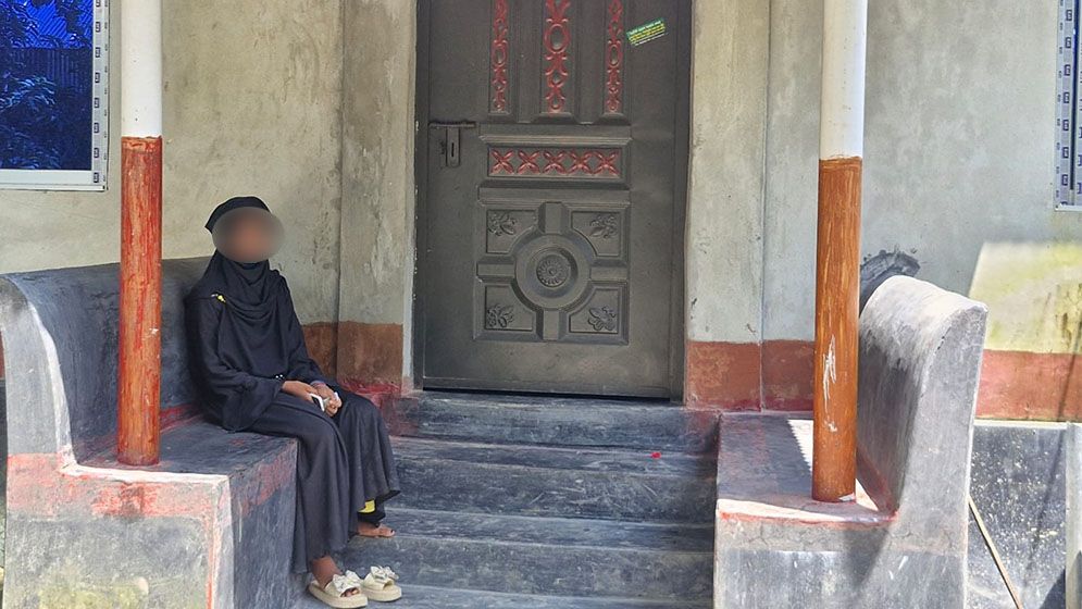 প্রেমিকের কথায় স্বামীকে তালাক, অতঃপর