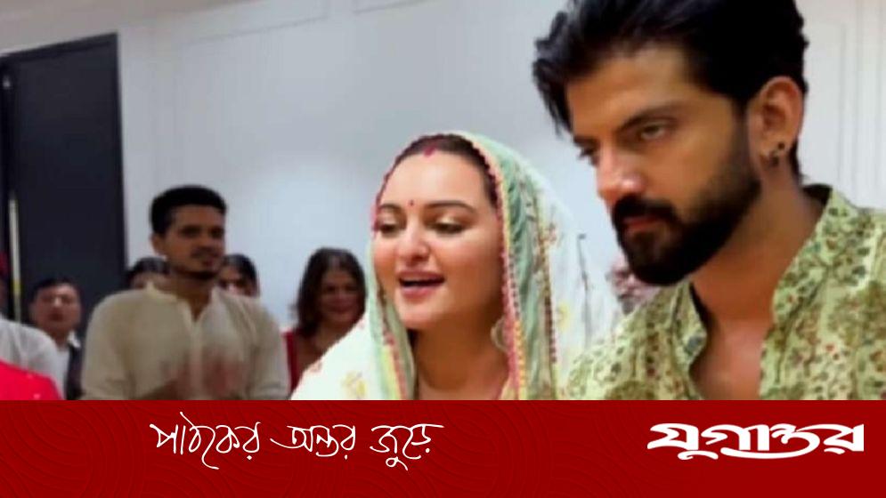 পূজা দিয়ে তোপের মুখে বলিউড অভিনেতা