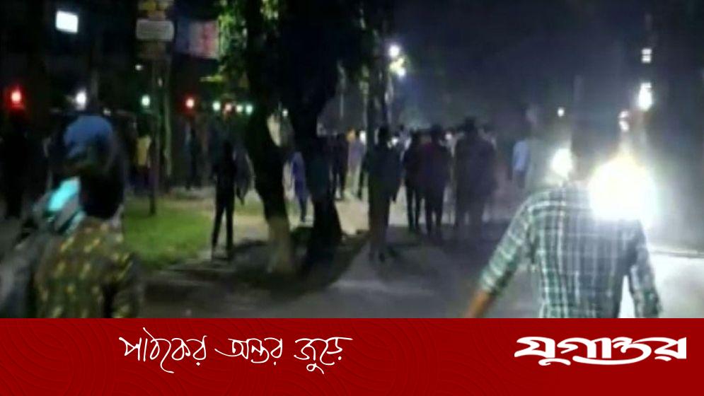 বাকৃবি শিক্ষার্থীদের ওপর বহিরাগতদের হামলা