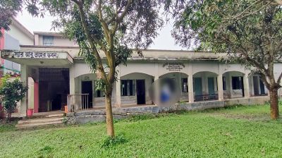 ছাত্রীকে শ্লীলতাহানির অভিযোগে শিক্ষক বরখাস্ত