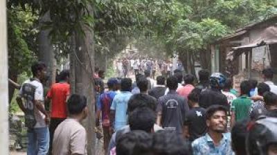 চবি শিক্ষার্থী ও গ্রামবাসীর মধ্যে চাপা উত্তেজনা