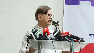 পুলিশ কারও কথা শোনে না: মান্না