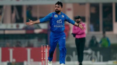 টি-টোয়েন্টির বিশ্বরেকর্ড গড়লেন রশিদ খান