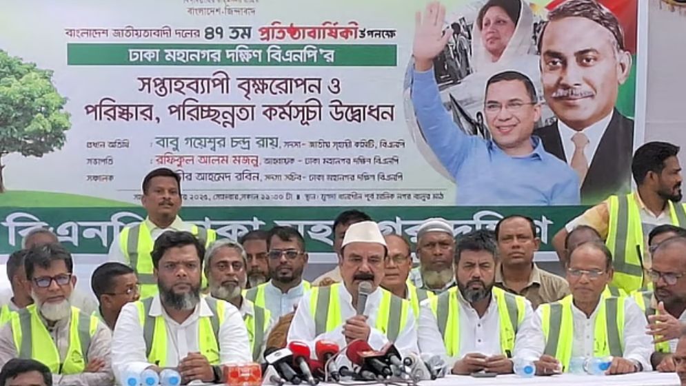 খালের কুমিরটা ১৭ বছর যন্ত্রণা দিয়ে দিল্লিতে পালিয়েছে: গয়েশ্বর