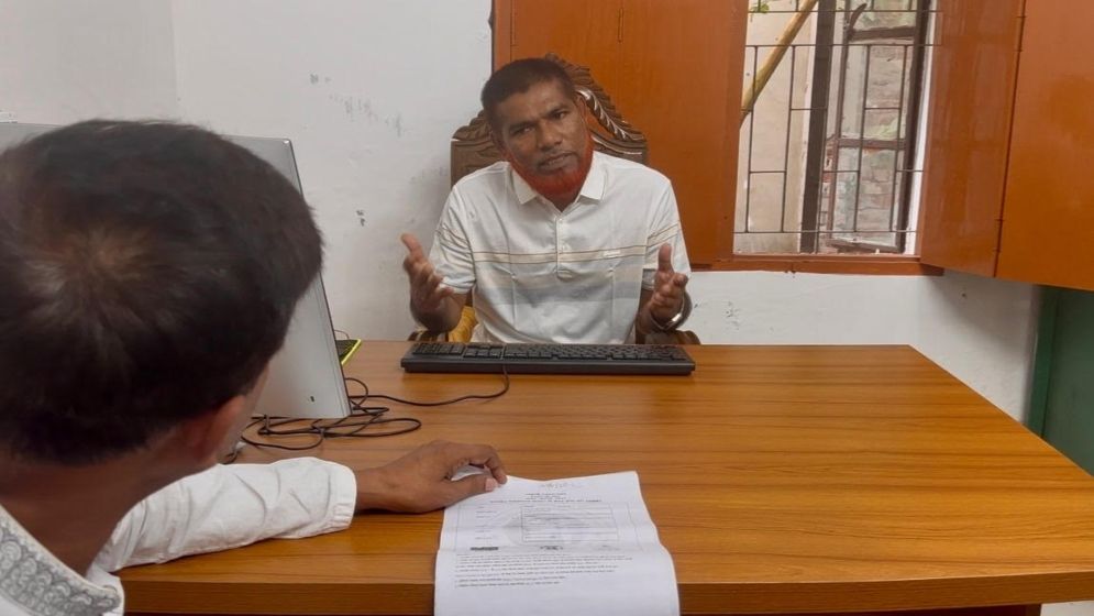 বাউফলে কানুনগোর বিরুদ্ধে ঘুস দাবির অভিযোগ