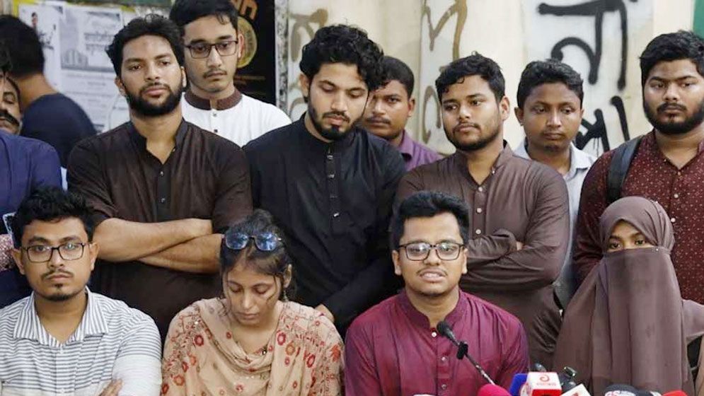 আপনারা কি হাসিনার পথ বেছে নিলেন: সাদিক কায়েম