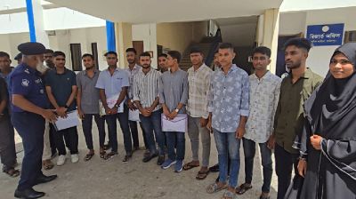 ২২০ টাকায় পুলিশে চাকরি, অভাবের সংসারে স্বপ্নপূরণ