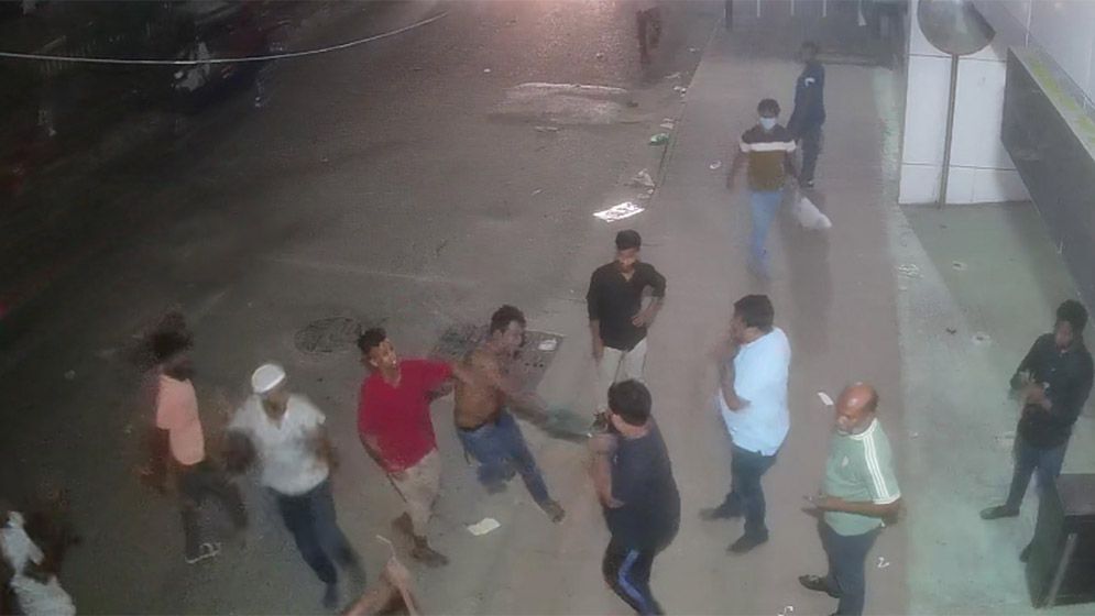 সোহাগ পরিবহনের কাউন্টারে তাণ্ডব, অভিযোগের তীর স্বেচ্ছাসেবক দল নেতার দিকে