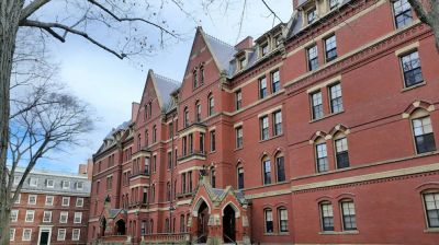 হার্ভার্ডের তহবিল কাটছাঁটে ট্রাম্পের সিদ্ধান্ত বেআইনি: আদালত