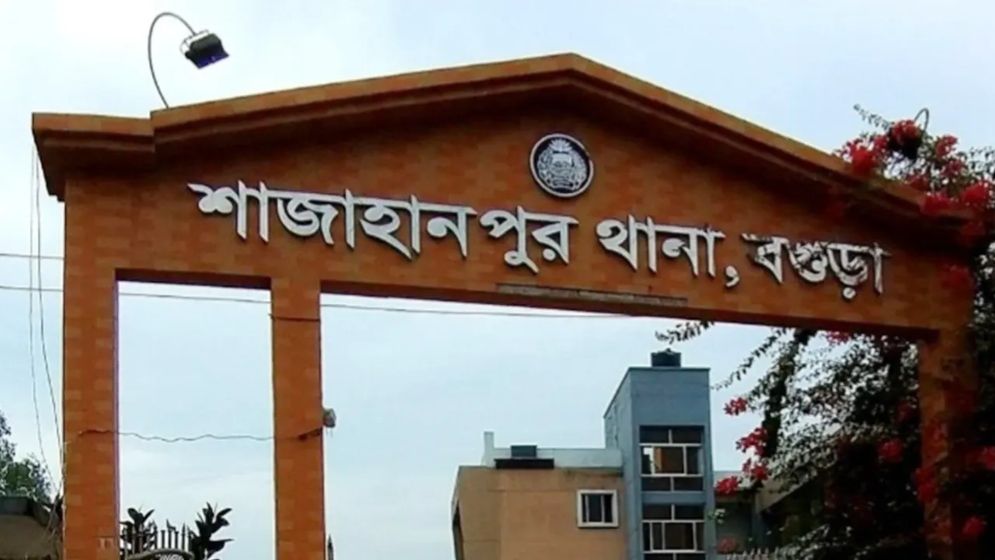 ডিবি পুলিশ পরিচয়ে ডাকাতি, গাড়িসহ গ্রেফতার ৭