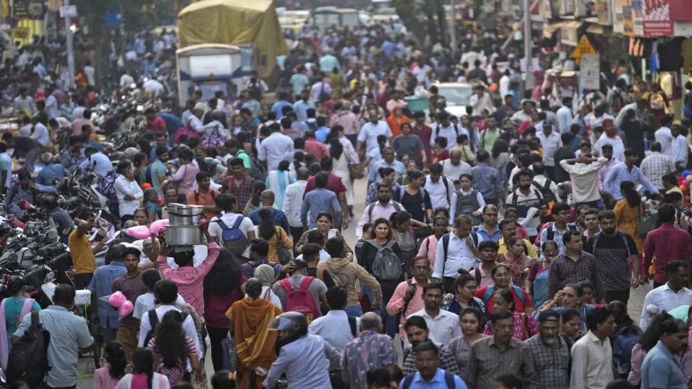 ৫০ বছরে অর্ধেক কমেছে ভারতের জন্ম ও মৃত্যু হার