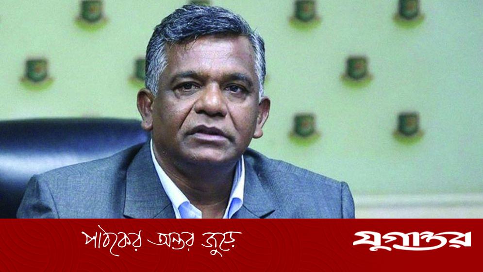 নিজের নিরাপত্তায় গানম্যান চাইলেন বুলবুল