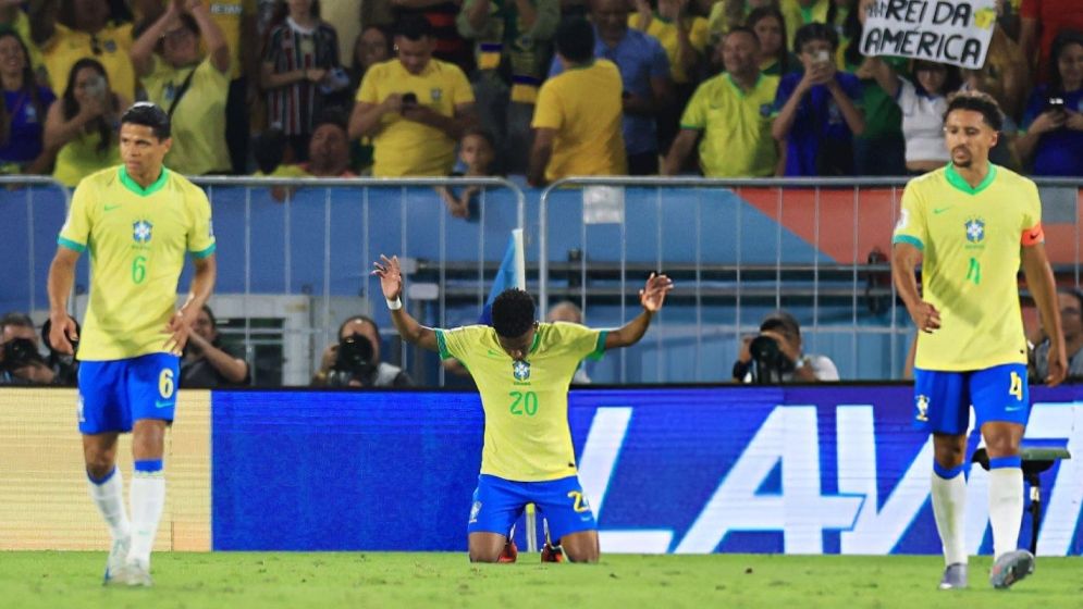 ঝলমলে ব্রাজিলের সাম্বা জাদুতে নিভে গেল চিলি