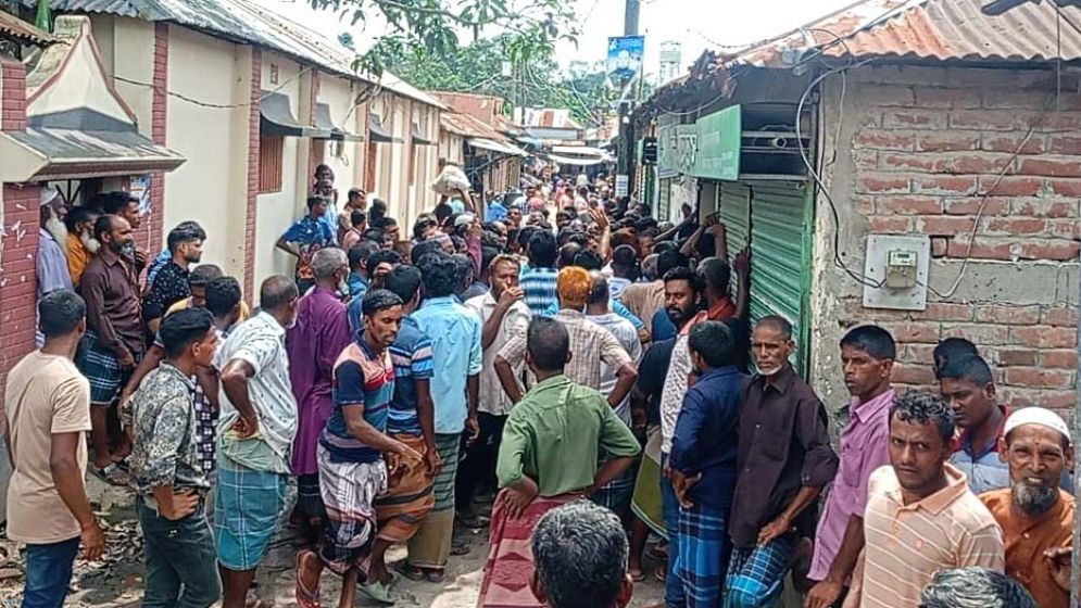 রৌমারীতে সার সংকটে দিশেহারা কৃষক