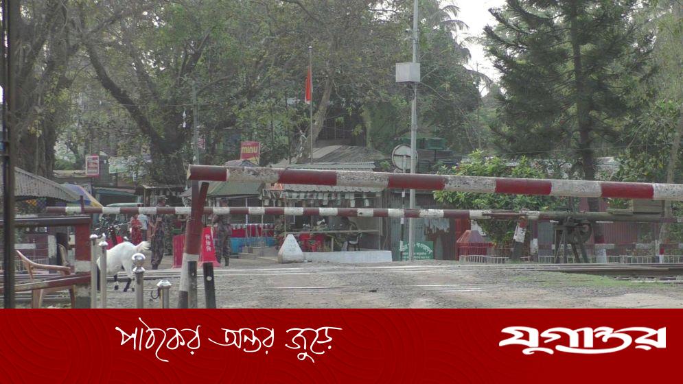 পবিত্র ঈদে মিলাদুন্নবী উপলক্ষে হিলি স্থলবন্দর দিয়ে আমদানি-রপ্তানি বন্ধ