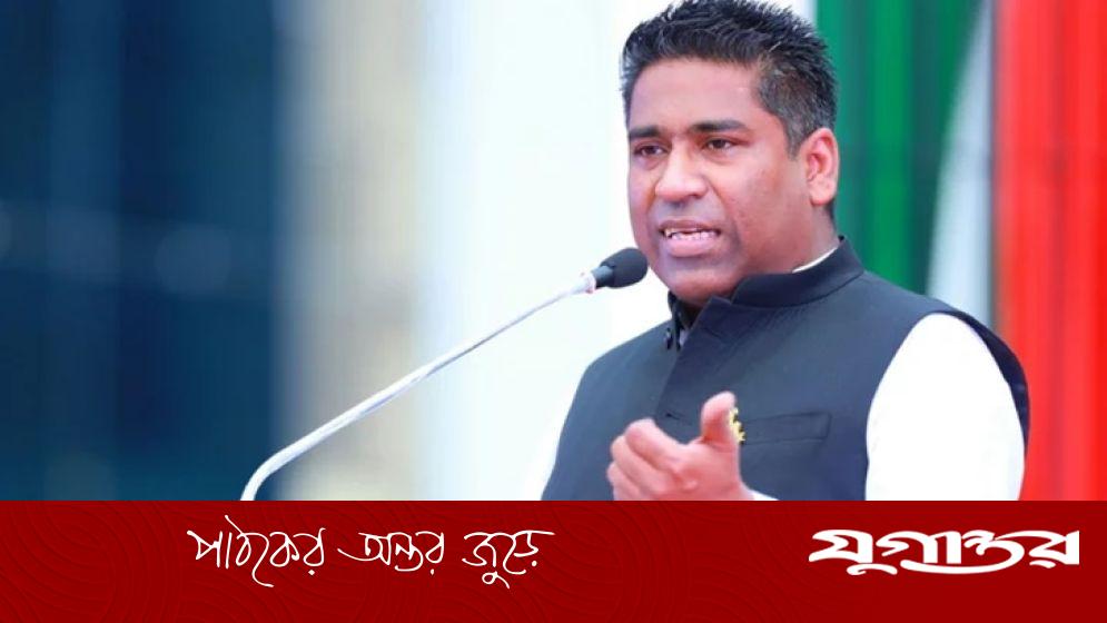 নিজের বাসভবনকেই দপ্তর বানান সাদিক