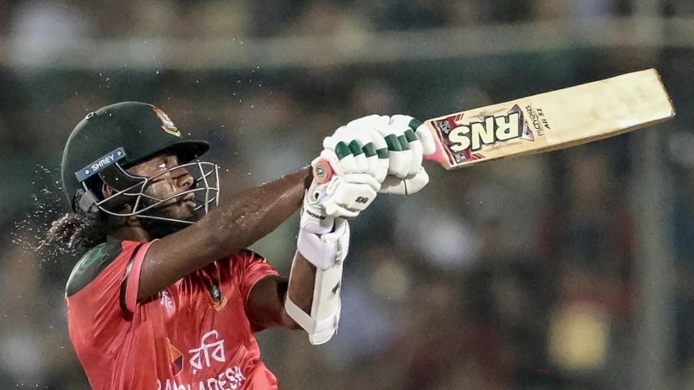 আকাশ চোপড়ার সেই খোঁচার ‘জবাবে’ কী বললেন জাকের?