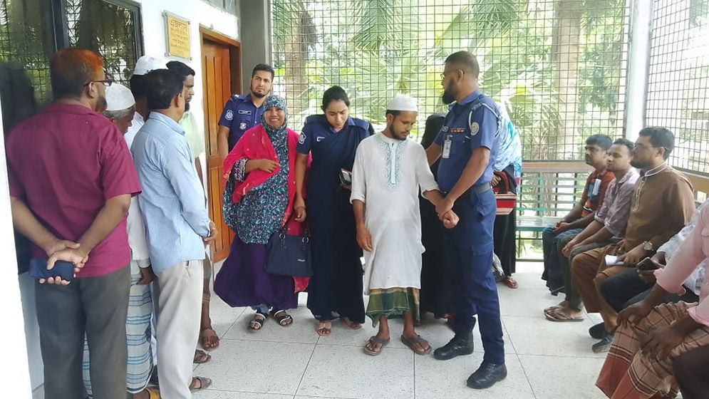 ব্যবসায়ীকে কুপিয়ে হত্যার দায়ে ৬ জনকে যাবজ্জীবন