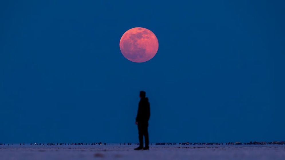 চন্দ্রগ্রহণ নিয়ে যত রহস্য-গল্প-মিথ