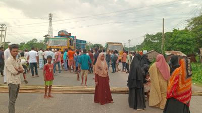 সীমানা পুনর্নির্ধারণের প্রতিবাদে ঢাকা-সিলেট মহাসড়ক অবরোধ