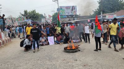 পাবনা-১ আসনের সীমানা পুনর্বহালের দাবিতে বেড়ায় মহাসড়ক অবরোধ