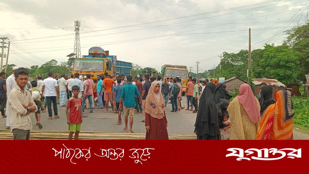 সীমানা পুনর্নির্ধারণের প্রতিবাদে ঢাকা-সিলেট মহাসড়ক অবরোধ