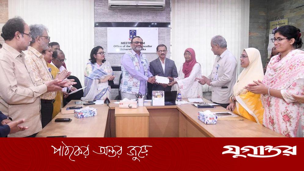 ঢাবি ছাত্রীদের অ্যাকাউন্টে যাচ্ছে ৩ হাজার টাকা
